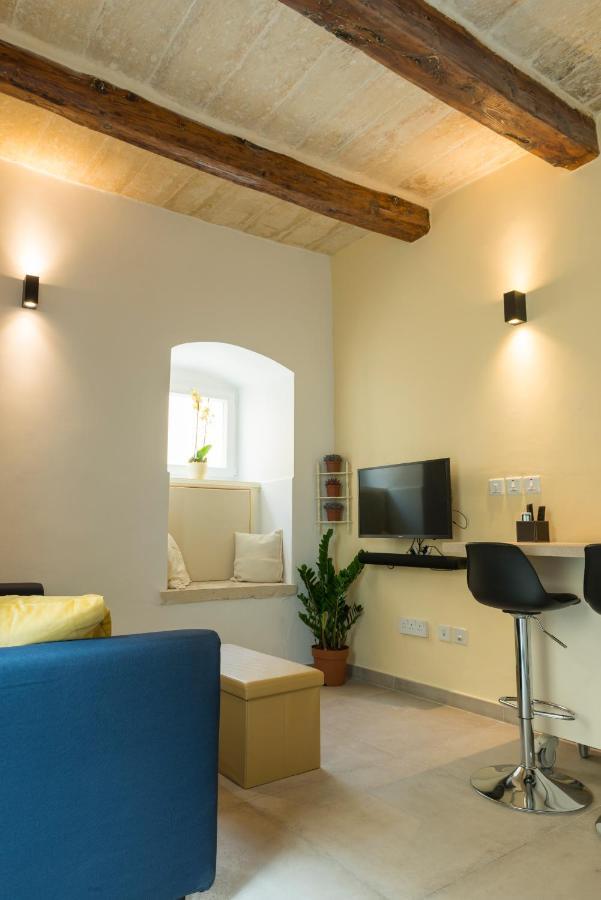 Authentic Gf Apartment With Terrace At The 3 Cities Marina Cospicua Exterior photo