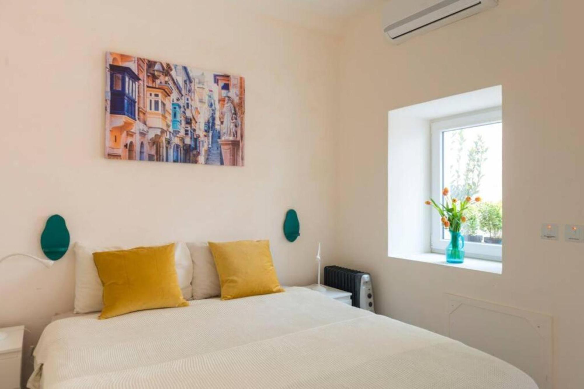 Authentic Gf Apartment With Terrace At The 3 Cities Marina Cospicua Exterior photo