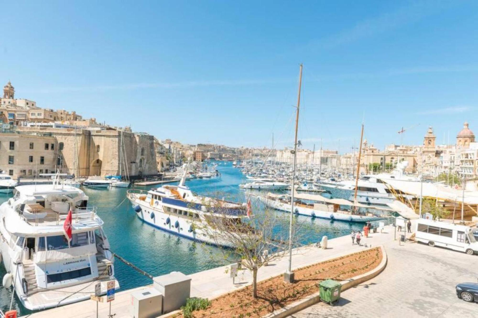 Authentic Gf Apartment With Terrace At The 3 Cities Marina Cospicua Exterior photo