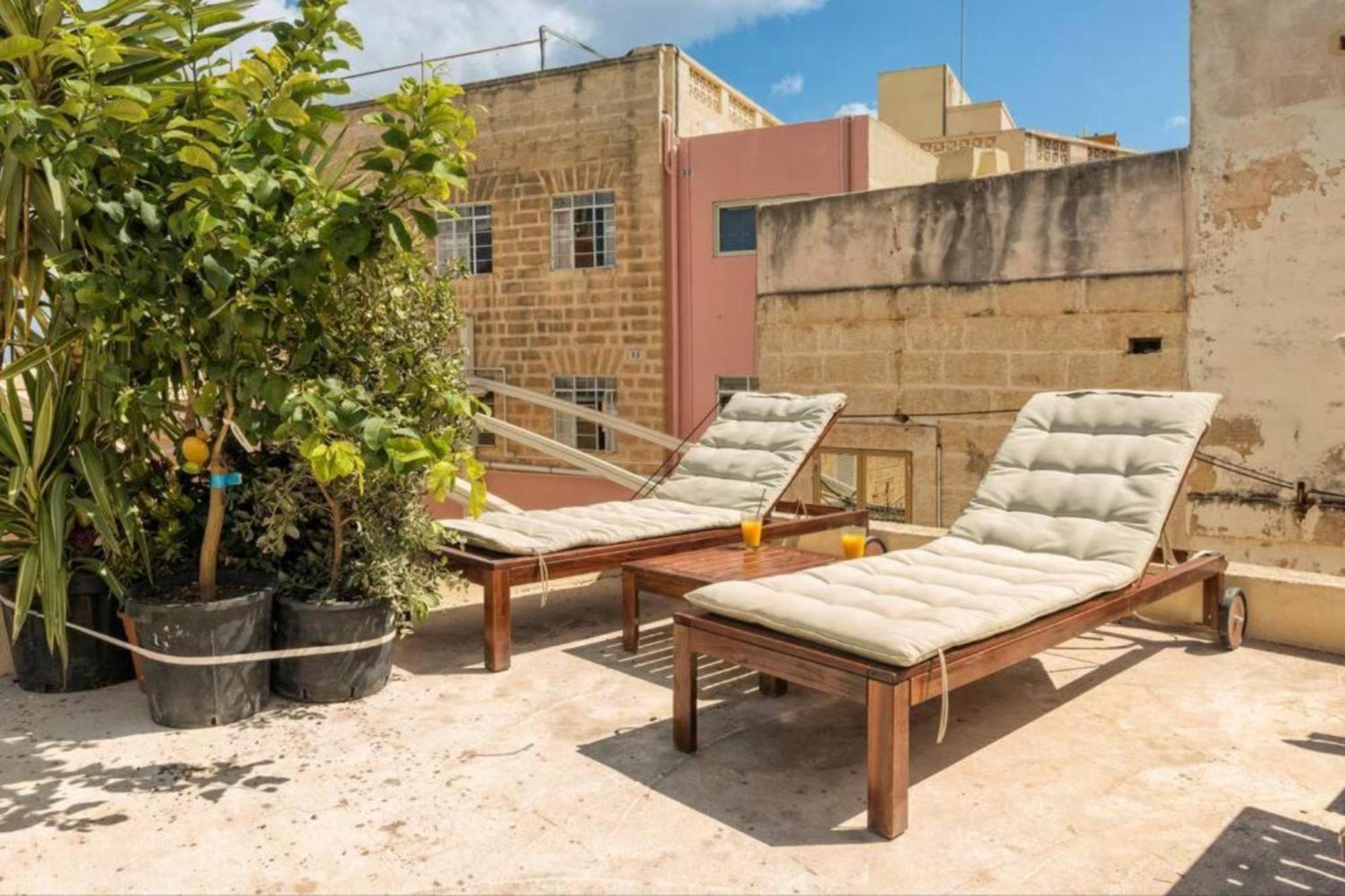 Authentic Gf Apartment With Terrace At The 3 Cities Marina Cospicua Exterior photo