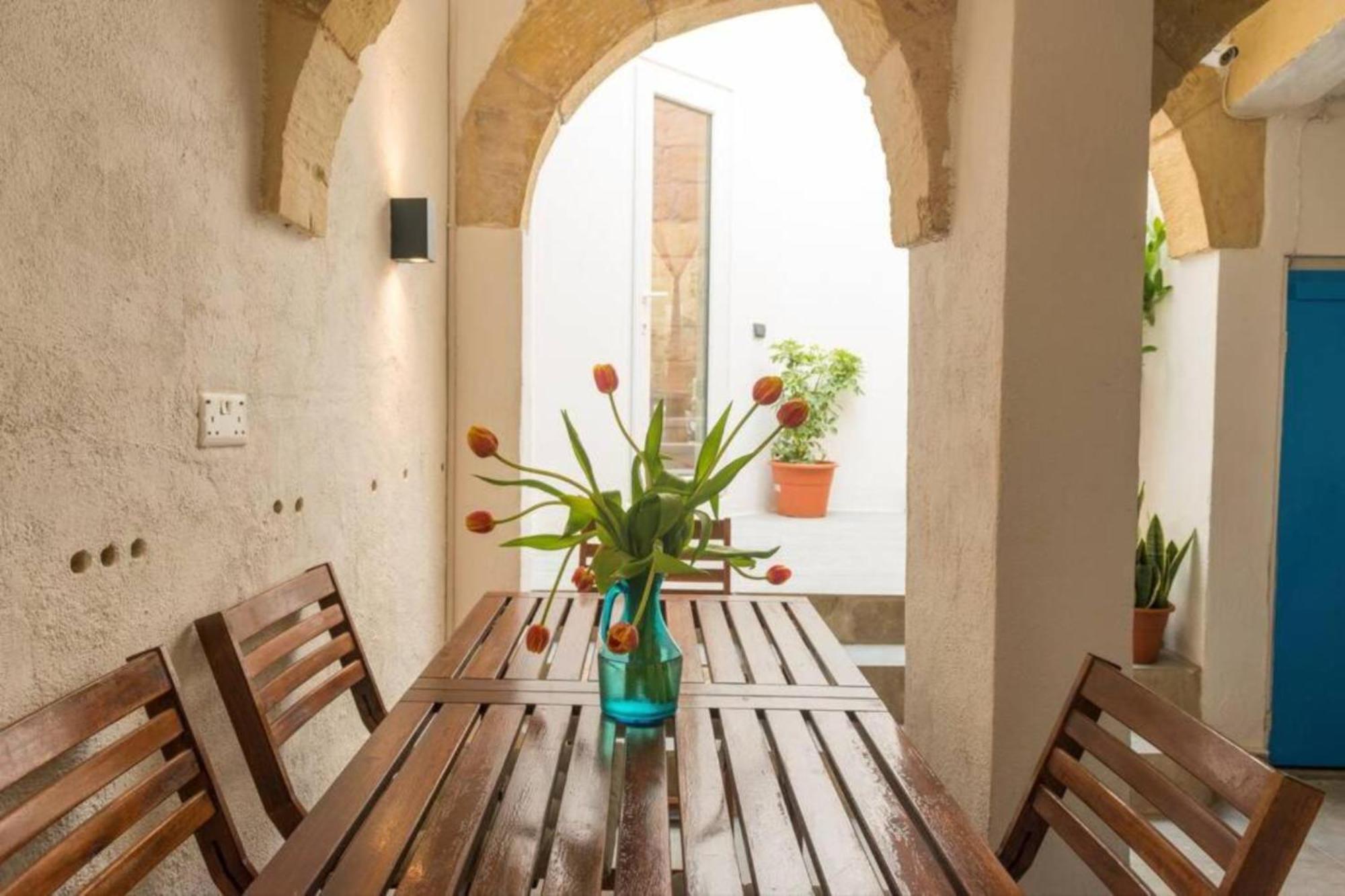 Authentic Gf Apartment With Terrace At The 3 Cities Marina Cospicua Exterior photo
